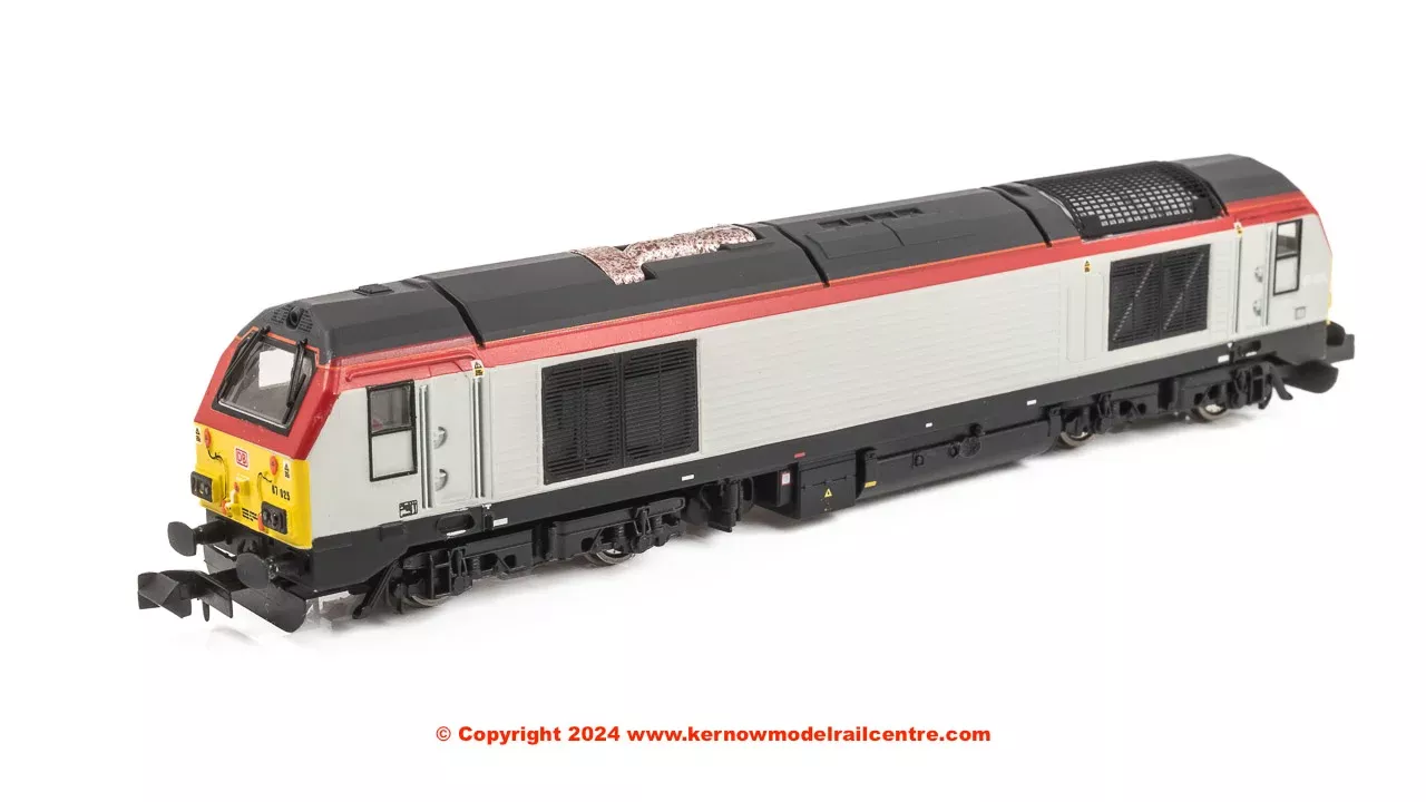 Dapol Class 67 Diesel Locomotive number 67 025 DCC