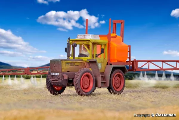 Kibri – 12253 – MB TRAC with Large Area Spraying Equipment Kit (HO Scale)