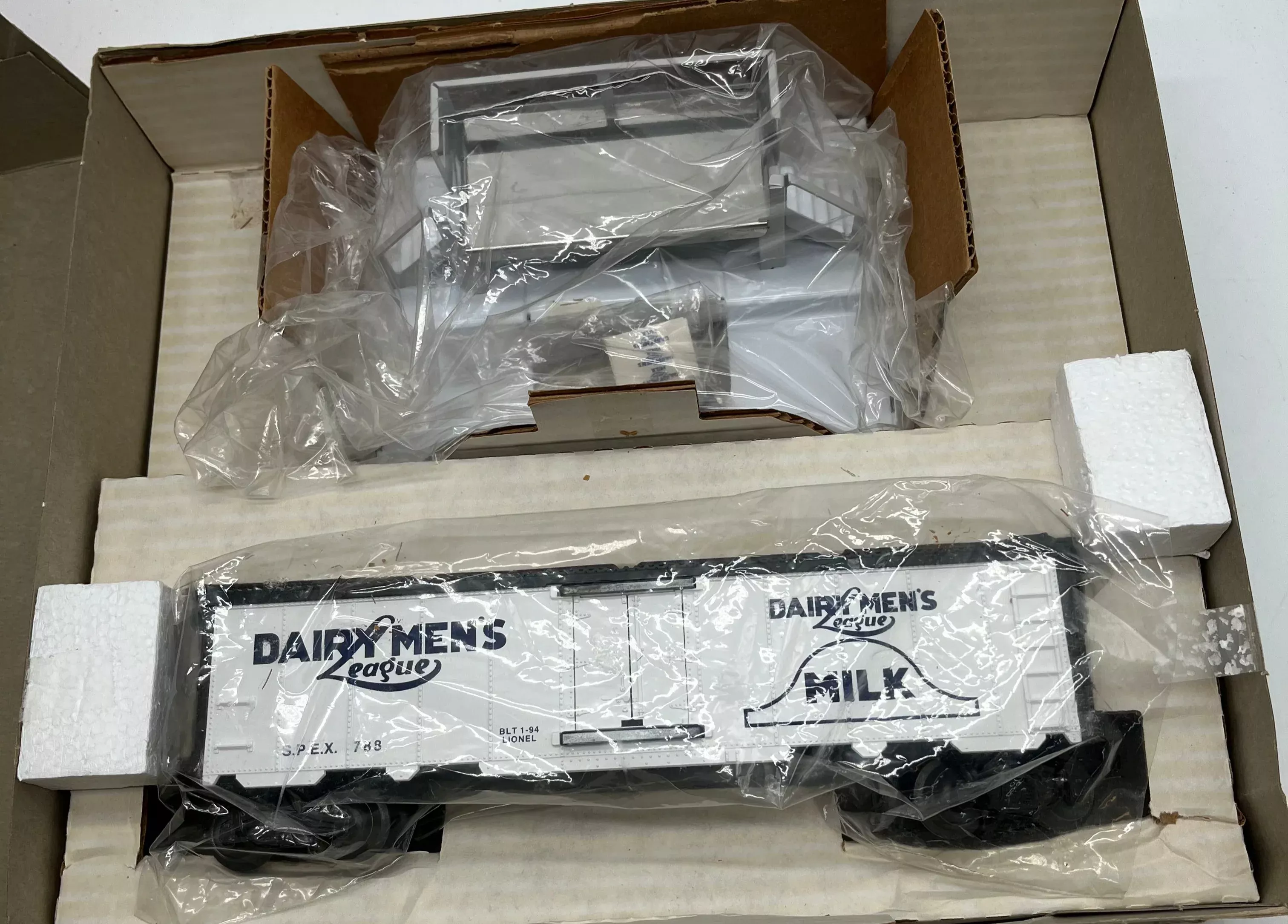 Lionel, 6-19818 dairyman league milk car 9818 O scale NEW