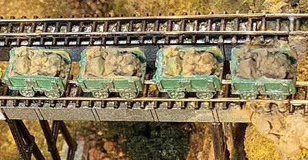 The N Scale Architect 20116 N Scale Clay Tip Carts - Cast-Metal Kit -- pkg(4)
