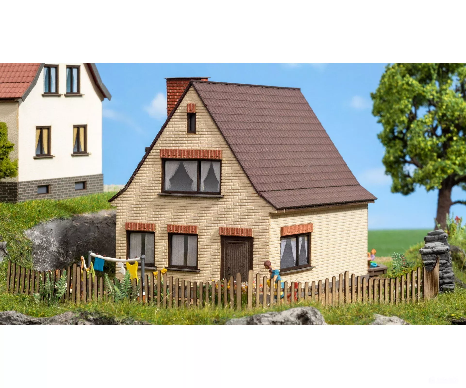 Noch 63604 N Small Residential House