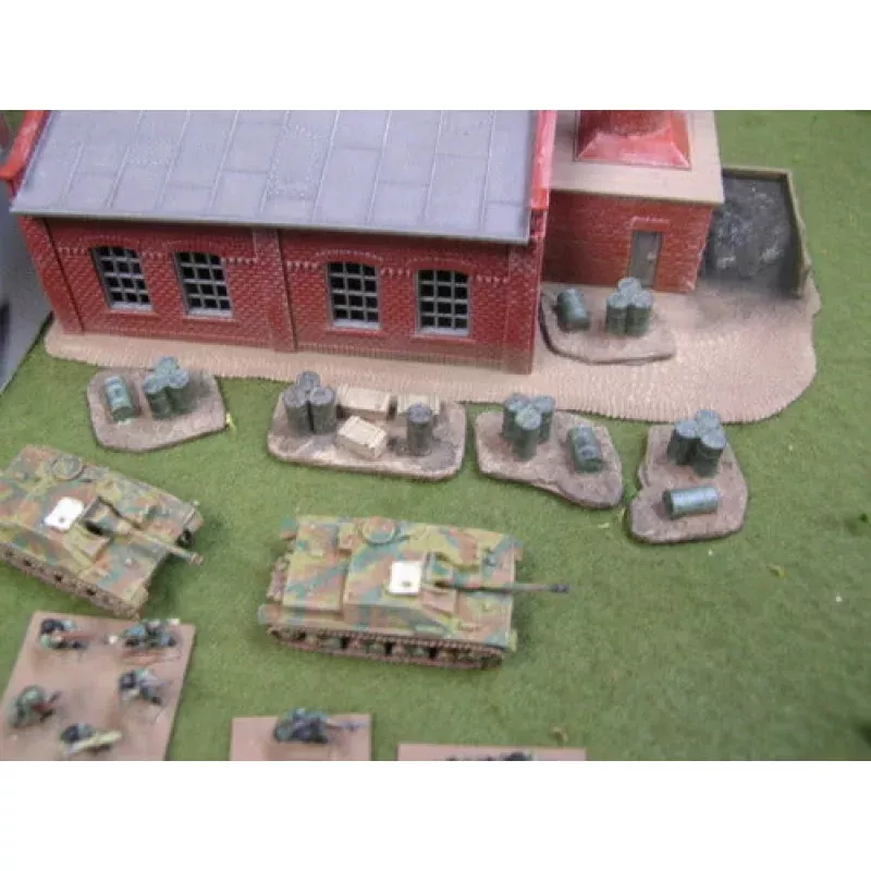 TEF2001 WWII Supplies, barrels, and boxes (4pcs each)