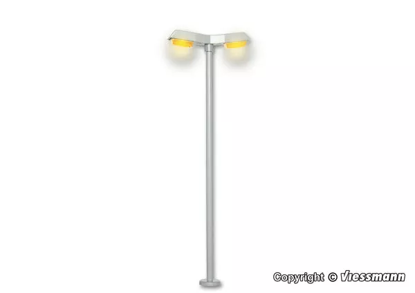 Viessmann – 6098 – Street Light Modern – Double – 2 LEDs Yellow (HO Scale)