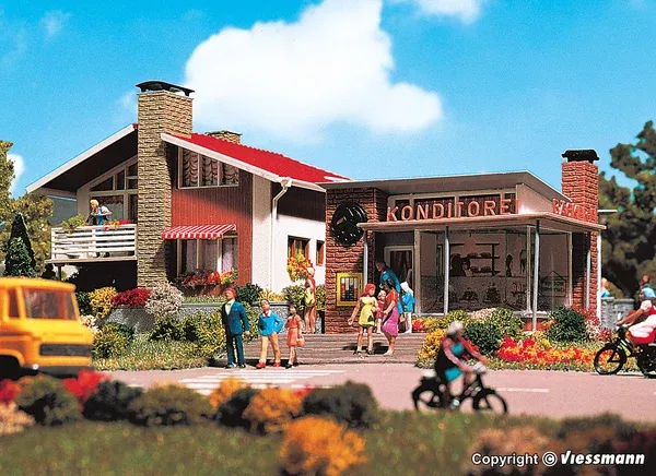 Vollmer - 43724 - House and Confectionery (HO Scale)