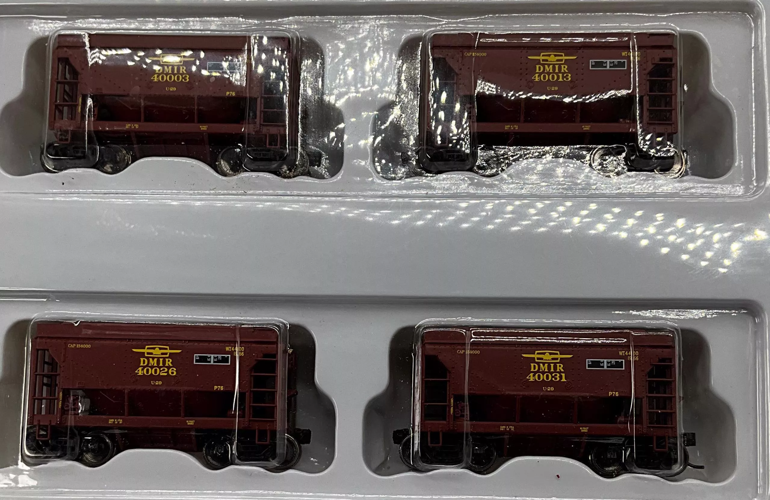 Walthers 910-58070 DULUTH, MISABE & IRON RANGE 24′ Minnesota Taconite Ore Car 4-car set Mainline HO Scale NEW Damaged Box