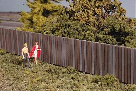 Walthers 933-3521 HO Wood Fence Plastic Kit